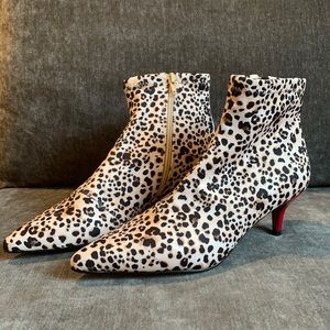 Betsy Johnson leopard print heels
